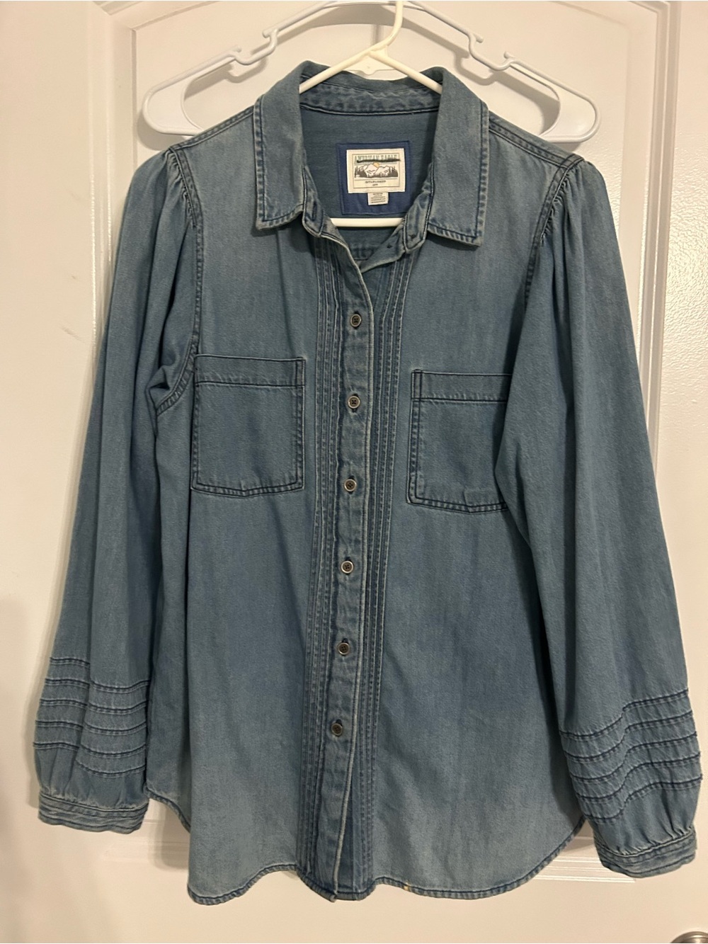 American Eagle Medium Blue Denim Button-Down Shirt